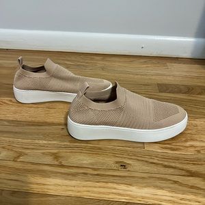 Steve Madden Beale slip on Sneaker - size 7